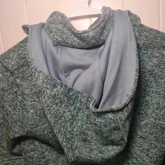 Eddie Bouer woman size XS with hood and elbow pads - Picture 6 of 8